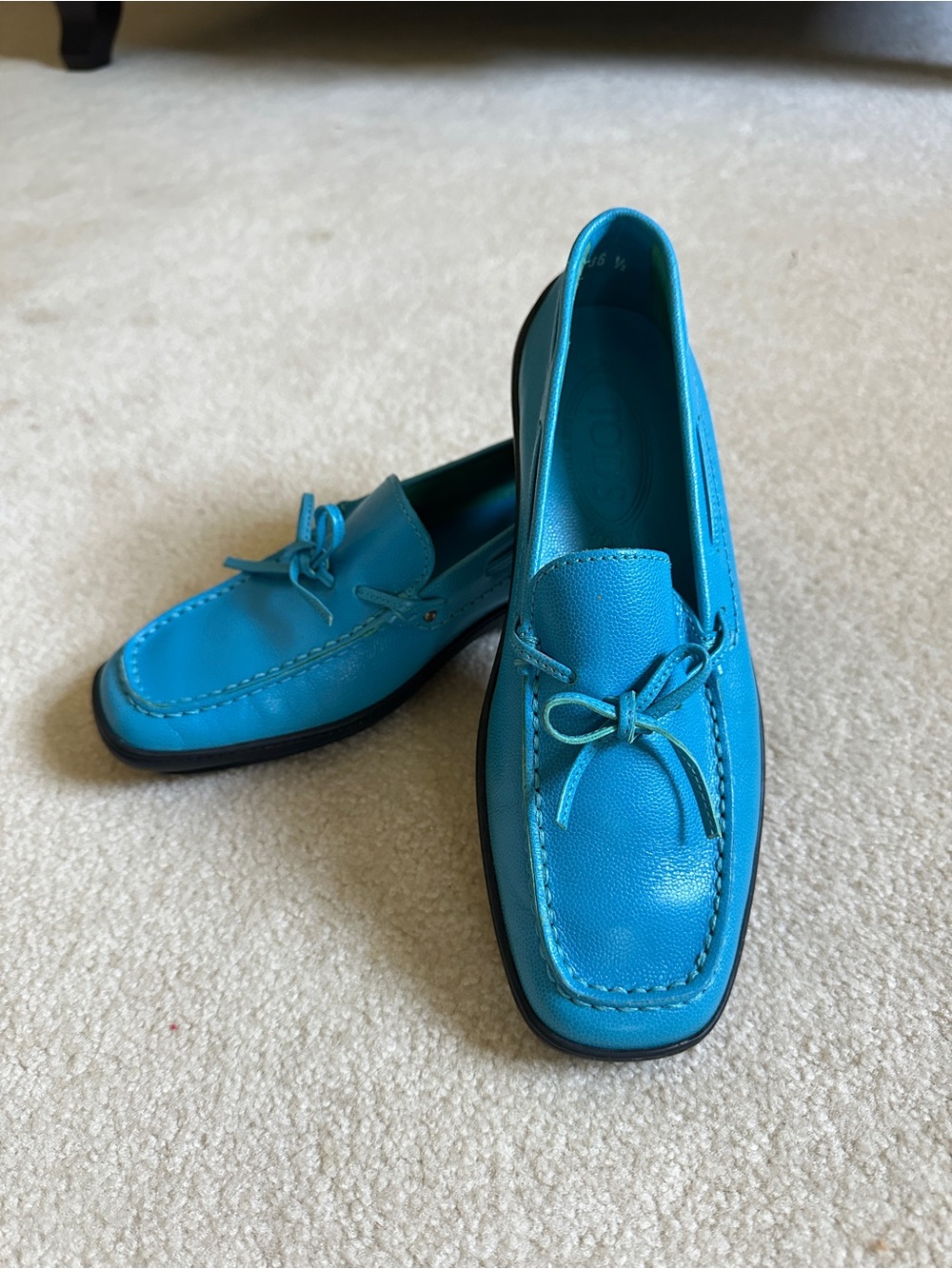 Tod's Women’s Leather Bright Blue Driving Loafers sz. 36.5 LIKE NEW
